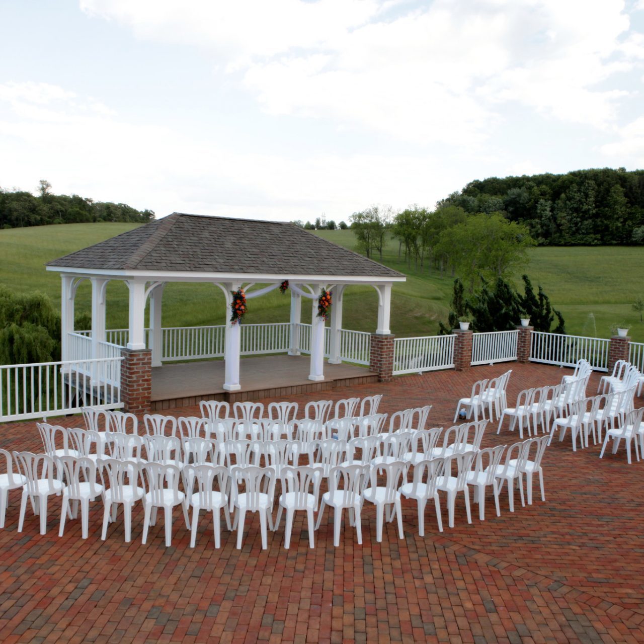 Outdoor wedding ceremony at Morningside Inn is completely private with zero road noise. 